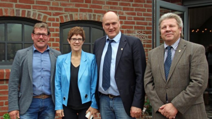 Saarländische Ministerpräsidentin Kramp-Karrenbauer auf Stippvisite